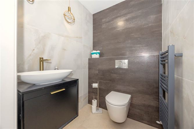 10 The Rise, Kilmartin Grove, Hollystown, County Dublin