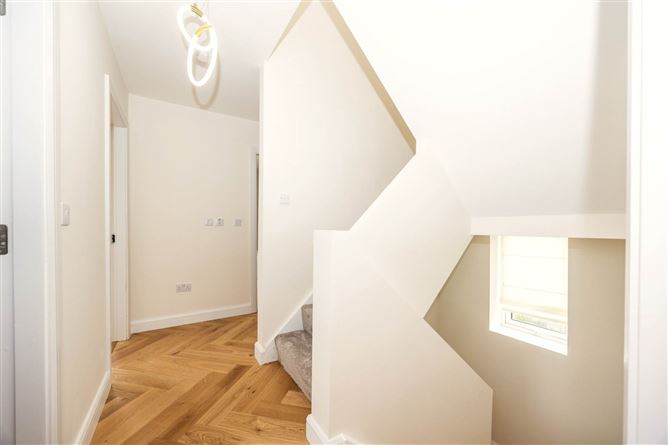 10 The Rise, Kilmartin Grove, Hollystown, County Dublin