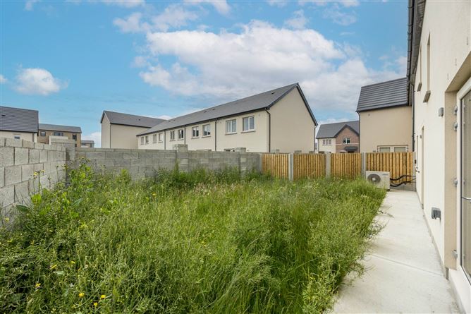 10 The Rise, Kilmartin Grove, Hollystown, County Dublin