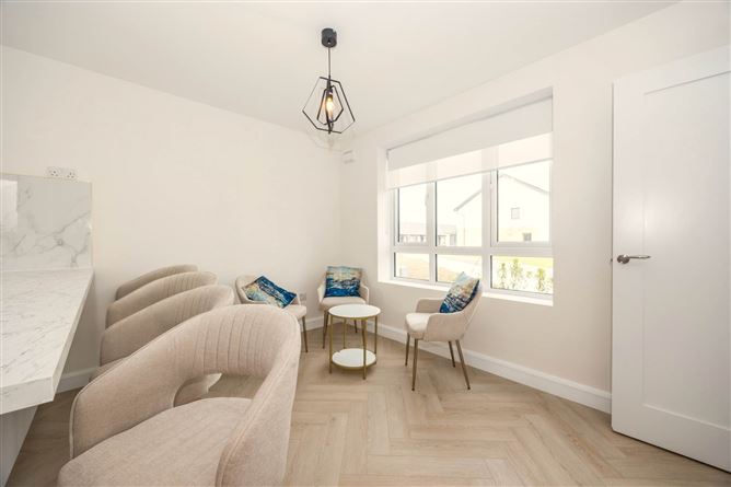 10 The Rise, Kilmartin Grove, Hollystown, County Dublin