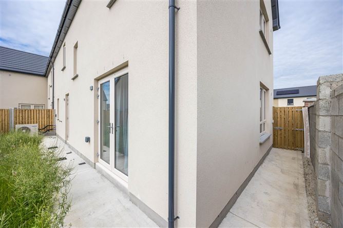 10 The Rise, Kilmartin Grove, Hollystown, County Dublin
