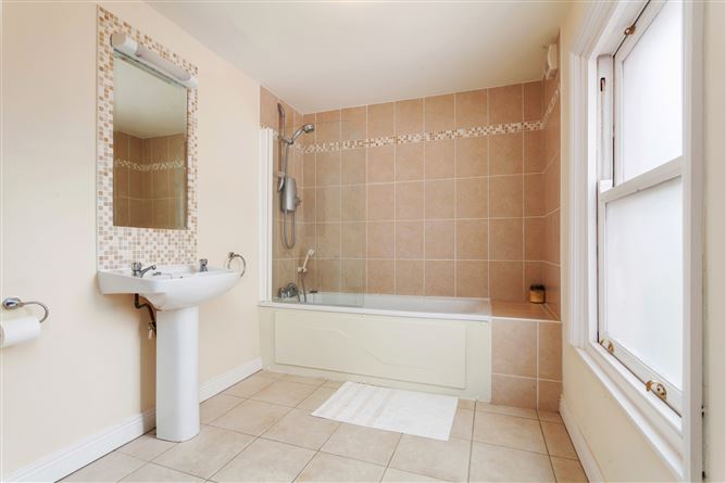 2 Rookstown House, Thormanby Road, Howth, Co. Dublin