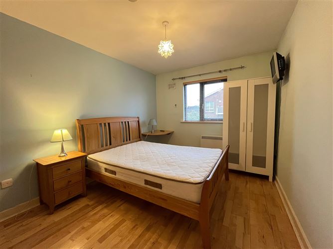 Hyde Square, South Circular Road, Dublin 8