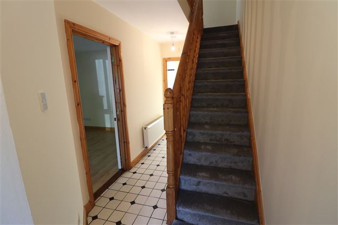 https://photos-a.propertyimages.ie/media/2/6/6/5014662/f83ed4ca-f494-4a63-8097-b492bffc6543_l.jpeg