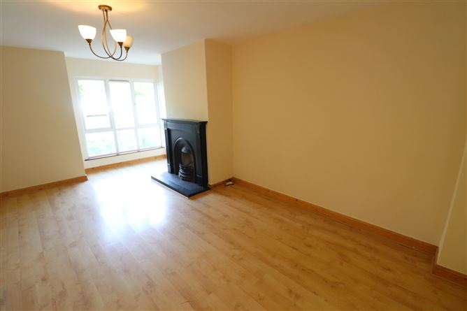 https://photos-a.propertyimages.ie/media/2/6/6/5014662/f83ed4ca-f494-4a63-8097-b492bffc6543_l.jpeg