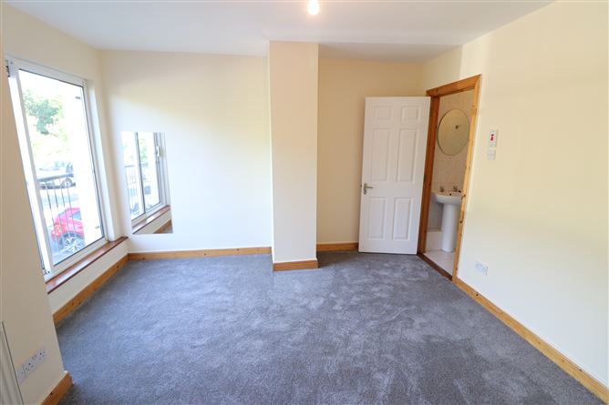 https://photos-a.propertyimages.ie/media/2/6/6/5014662/f83ed4ca-f494-4a63-8097-b492bffc6543_l.jpeg