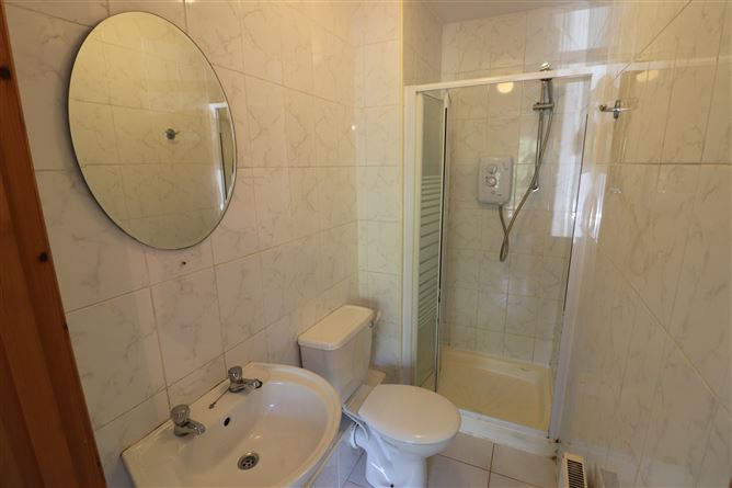 https://photos-a.propertyimages.ie/media/2/6/6/5014662/f83ed4ca-f494-4a63-8097-b492bffc6543_l.jpeg