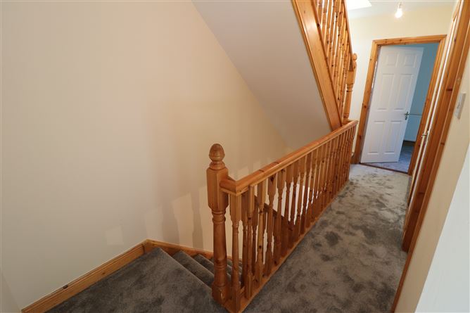 https://photos-a.propertyimages.ie/media/2/6/6/5014662/f83ed4ca-f494-4a63-8097-b492bffc6543_l.jpeg