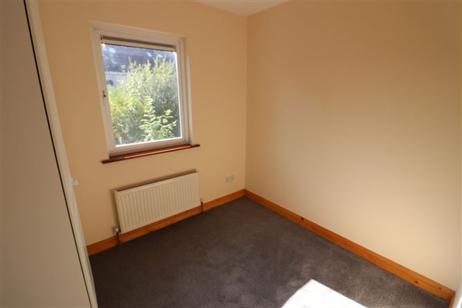 https://photos-a.propertyimages.ie/media/2/6/6/5014662/f83ed4ca-f494-4a63-8097-b492bffc6543_l.jpeg