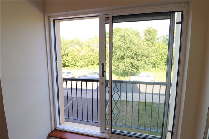 https://photos-a.propertyimages.ie/media/2/6/6/5014662/f83ed4ca-f494-4a63-8097-b492bffc6543_l.jpeg