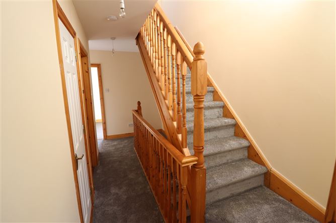 https://photos-a.propertyimages.ie/media/2/6/6/5014662/f83ed4ca-f494-4a63-8097-b492bffc6543_l.jpeg