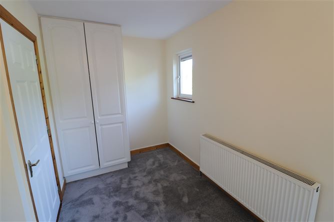 https://photos-a.propertyimages.ie/media/2/6/6/5014662/f83ed4ca-f494-4a63-8097-b492bffc6543_l.jpeg