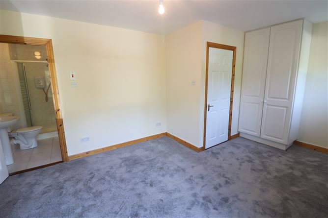 https://photos-a.propertyimages.ie/media/2/6/6/5014662/f83ed4ca-f494-4a63-8097-b492bffc6543_l.jpeg