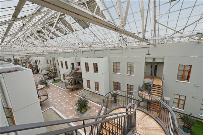101 The Fir, Winter Garden, Pearse Street, Dublin 2