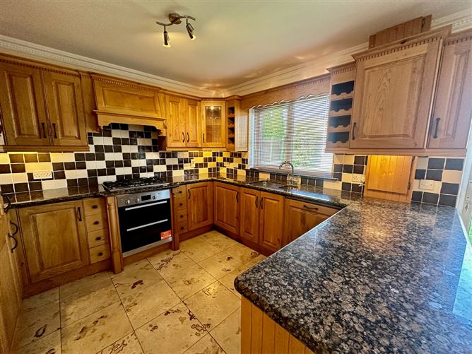 11 Willow Park, Cluain Ard, Cobh, Cork
