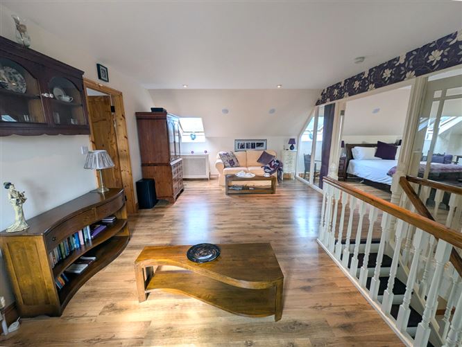 https://photos-a.propertyimages.ie/media/2/6/7/4947762/bf15200e-cc1d-4bd9-8d6d-6e7d56808cc5_l.jpg
