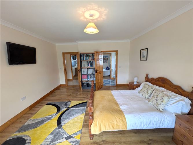 https://photos-a.propertyimages.ie/media/2/6/7/4947762/bf15200e-cc1d-4bd9-8d6d-6e7d56808cc5_l.jpg