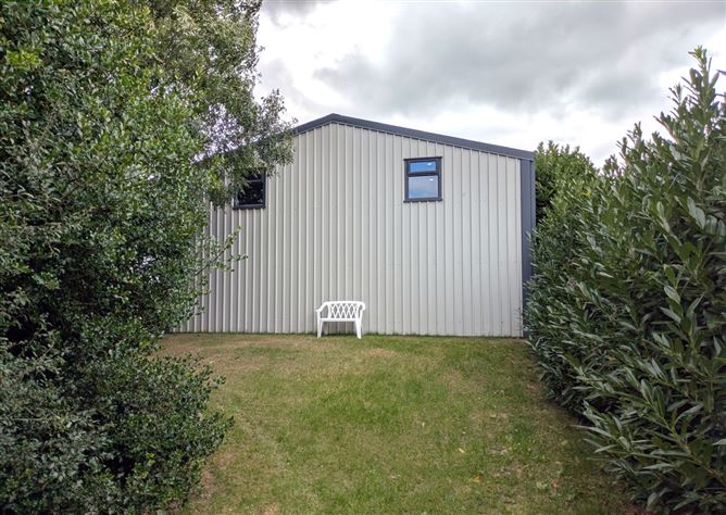 https://photos-a.propertyimages.ie/media/2/6/7/4947762/bf15200e-cc1d-4bd9-8d6d-6e7d56808cc5_l.jpg