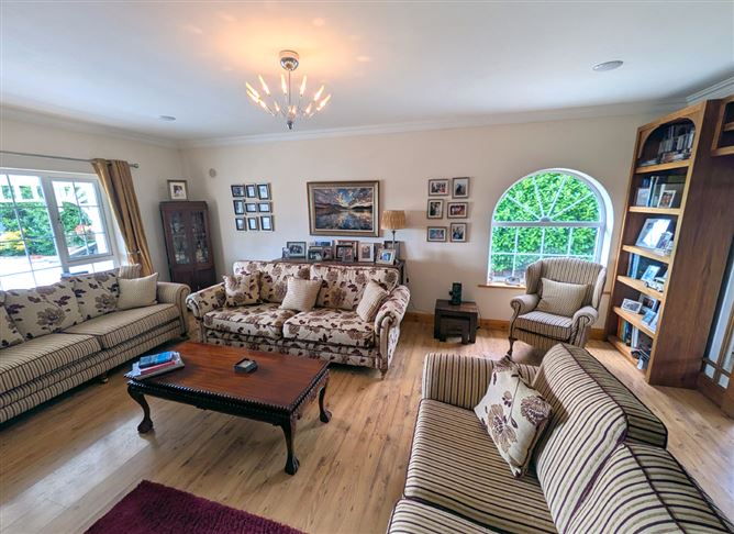 https://photos-a.propertyimages.ie/media/2/6/7/4947762/bf15200e-cc1d-4bd9-8d6d-6e7d56808cc5_l.jpg