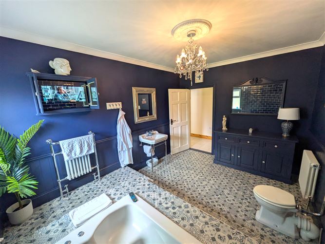 https://photos-a.propertyimages.ie/media/2/6/7/4947762/bf15200e-cc1d-4bd9-8d6d-6e7d56808cc5_l.jpg