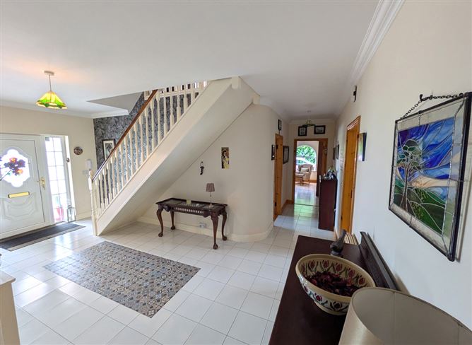 https://photos-a.propertyimages.ie/media/2/6/7/4947762/bf15200e-cc1d-4bd9-8d6d-6e7d56808cc5_l.jpg