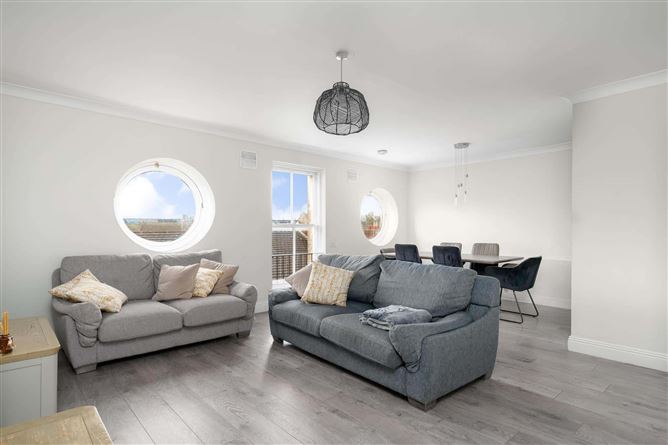 56 La Rochelle, High Street, Christchurch, Dublin 8