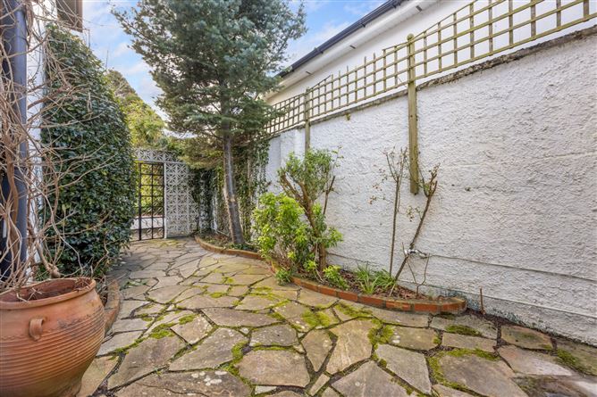 89 Foster Avenue, Mount Merrion, Co. Dublin