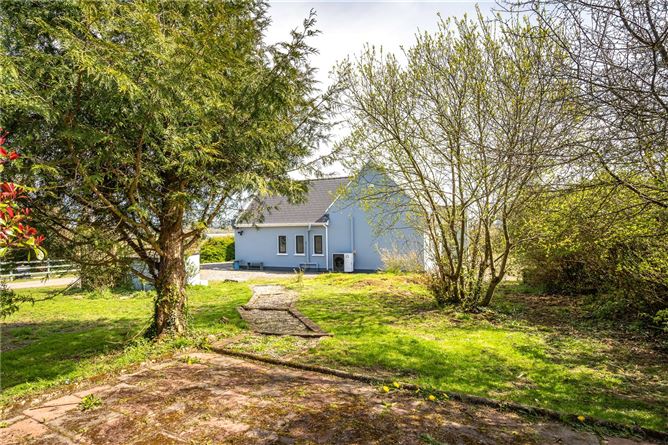 https://photos-a.propertyimages.ie/media/2/6/8/4996862/4dceb40f-797b-4215-b272-62e7ca417cc2_l.jpg