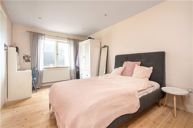 https://photos-a.propertyimages.ie/media/2/6/8/4996862/4dceb40f-797b-4215-b272-62e7ca417cc2_l.jpg