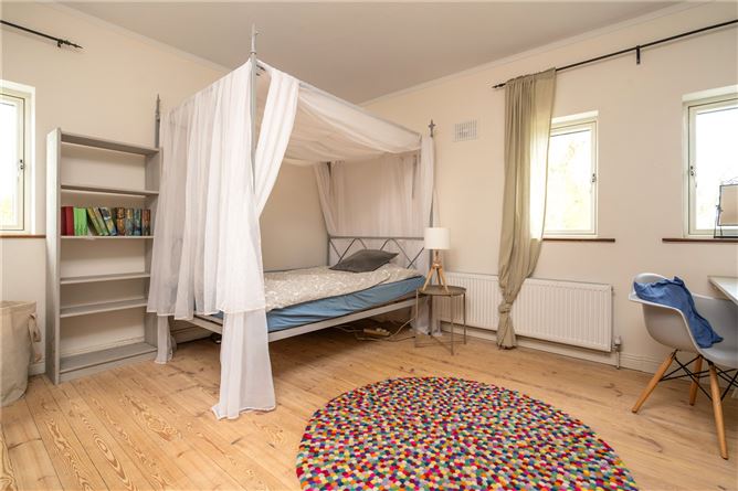 https://photos-a.propertyimages.ie/media/2/6/8/4996862/4dceb40f-797b-4215-b272-62e7ca417cc2_l.jpg