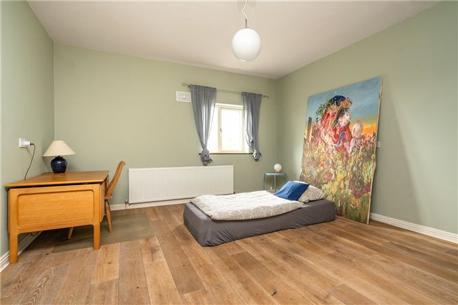 https://photos-a.propertyimages.ie/media/2/6/8/4996862/4dceb40f-797b-4215-b272-62e7ca417cc2_l.jpg