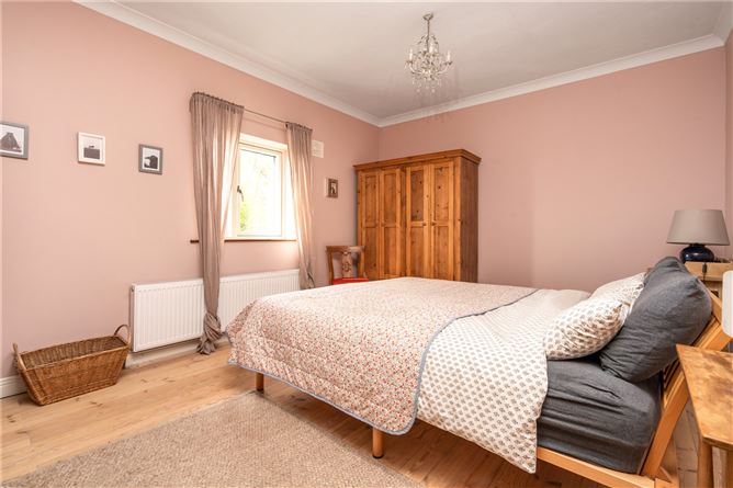https://photos-a.propertyimages.ie/media/2/6/8/4996862/4dceb40f-797b-4215-b272-62e7ca417cc2_l.jpg