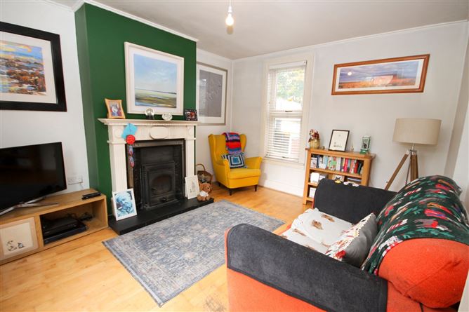 4 Dodsborough Cottages, Lucan, Co. Dublin