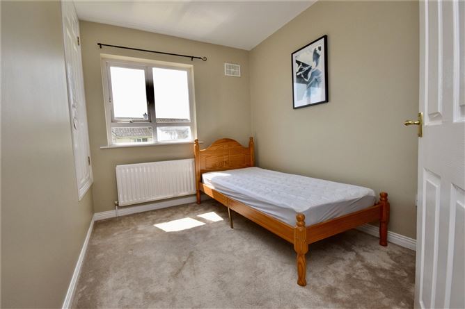 Photo 13 of 18 — 28 Hazelbrook Crescent, Letterkenny, Co. Donegal