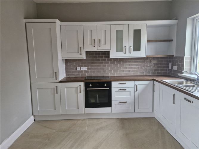 https://photos-a.propertyimages.ie/media/2/6/9/5022962/aadf62e1-2268-499f-b14d-607fab18667f_l.jpg