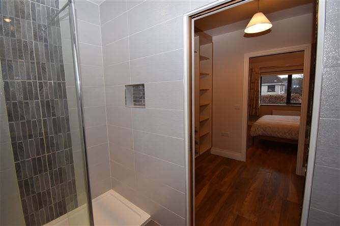  1 Manor Villas, Thornbury View, Rochestown, Cork