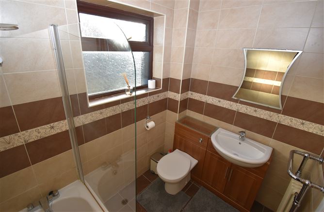  1 Manor Villas, Thornbury View, Rochestown, Cork
