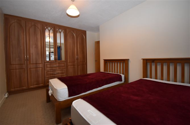  1 Manor Villas, Thornbury View, Rochestown, Cork