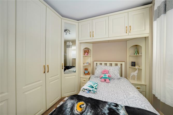 74 Sandyhill Gardens, Ballymun Dublin 11