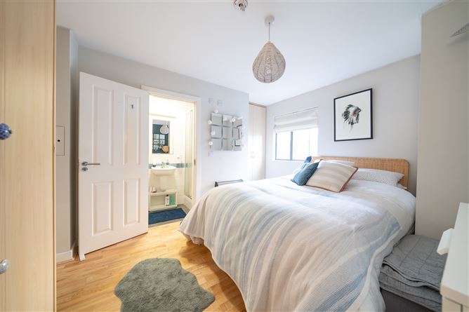 66/66A Hyde Square Apartment and Live/Work Unit, Kilmainham, Dublin 8