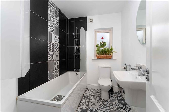 1 Dodderbrook View, Ballycullen, Dublin 24