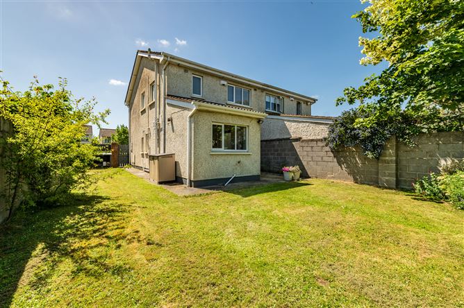 https://photos-a.propertyimages.ie/media/2/7/1/5005172/6ff8c8f3-f6b6-4ce3-9b89-0f3789cc5fb9_l.jpg