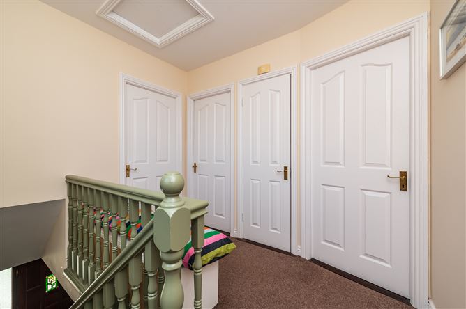 https://photos-a.propertyimages.ie/media/2/7/1/5005172/6ff8c8f3-f6b6-4ce3-9b89-0f3789cc5fb9_l.jpg
