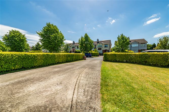 https://photos-a.propertyimages.ie/media/2/7/1/5005172/6ff8c8f3-f6b6-4ce3-9b89-0f3789cc5fb9_l.jpg