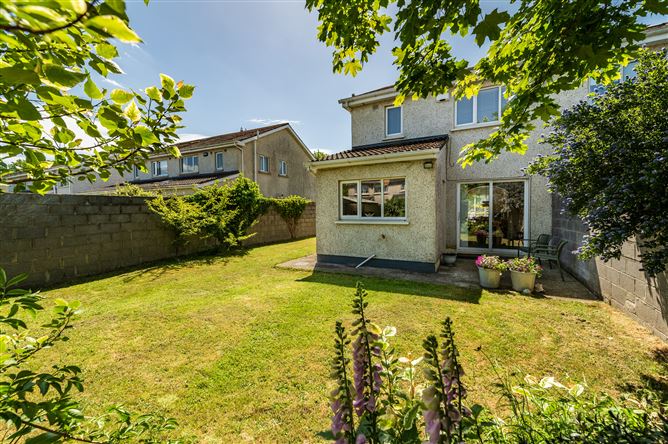 https://photos-a.propertyimages.ie/media/2/7/1/5005172/6ff8c8f3-f6b6-4ce3-9b89-0f3789cc5fb9_l.jpg