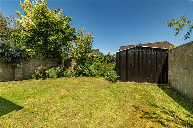 https://photos-a.propertyimages.ie/media/2/7/1/5005172/6ff8c8f3-f6b6-4ce3-9b89-0f3789cc5fb9_l.jpg