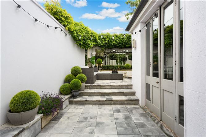 18 Castle Avenue, Clontarf, Dublin 3