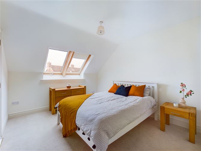 15 Abbot Crescent, Holycross, Thurles, Co. Tipperary