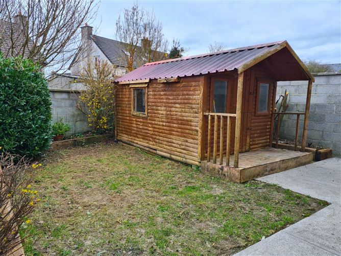 15 Abbot Crescent, Holycross, Thurles, Co. Tipperary