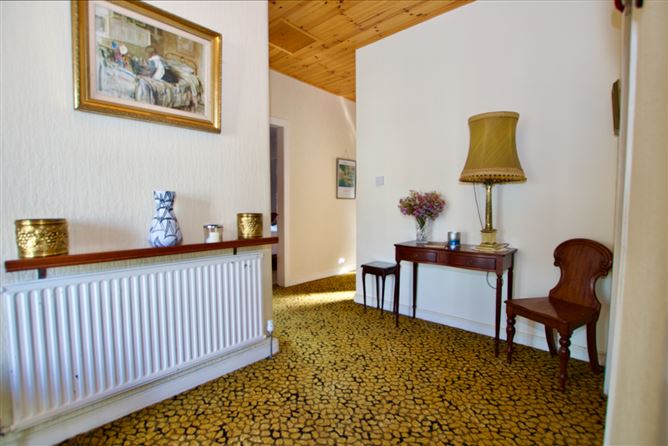 Villasaeta, Coosan Point Road, Athlone, Co. Westmeath